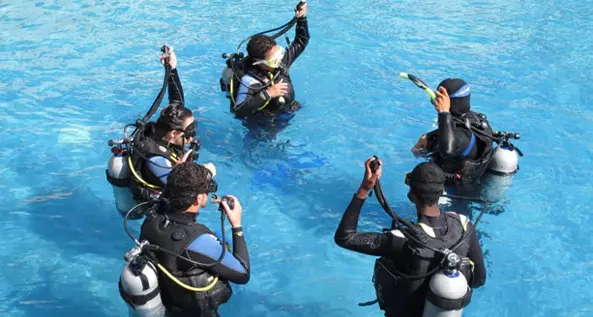 PADI Scuba Review (ReActivate) in Sahl Hasheesh, Hurghada