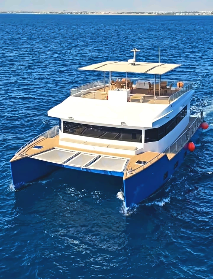 Qader Explorer, the Aquarius diving catamaran, cruising the Red Sea off Hurghada
